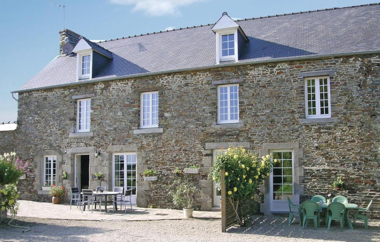 Awesome apartment in Roz-Landrieux with 2 Bedrooms&WiFi Buitenkant foto