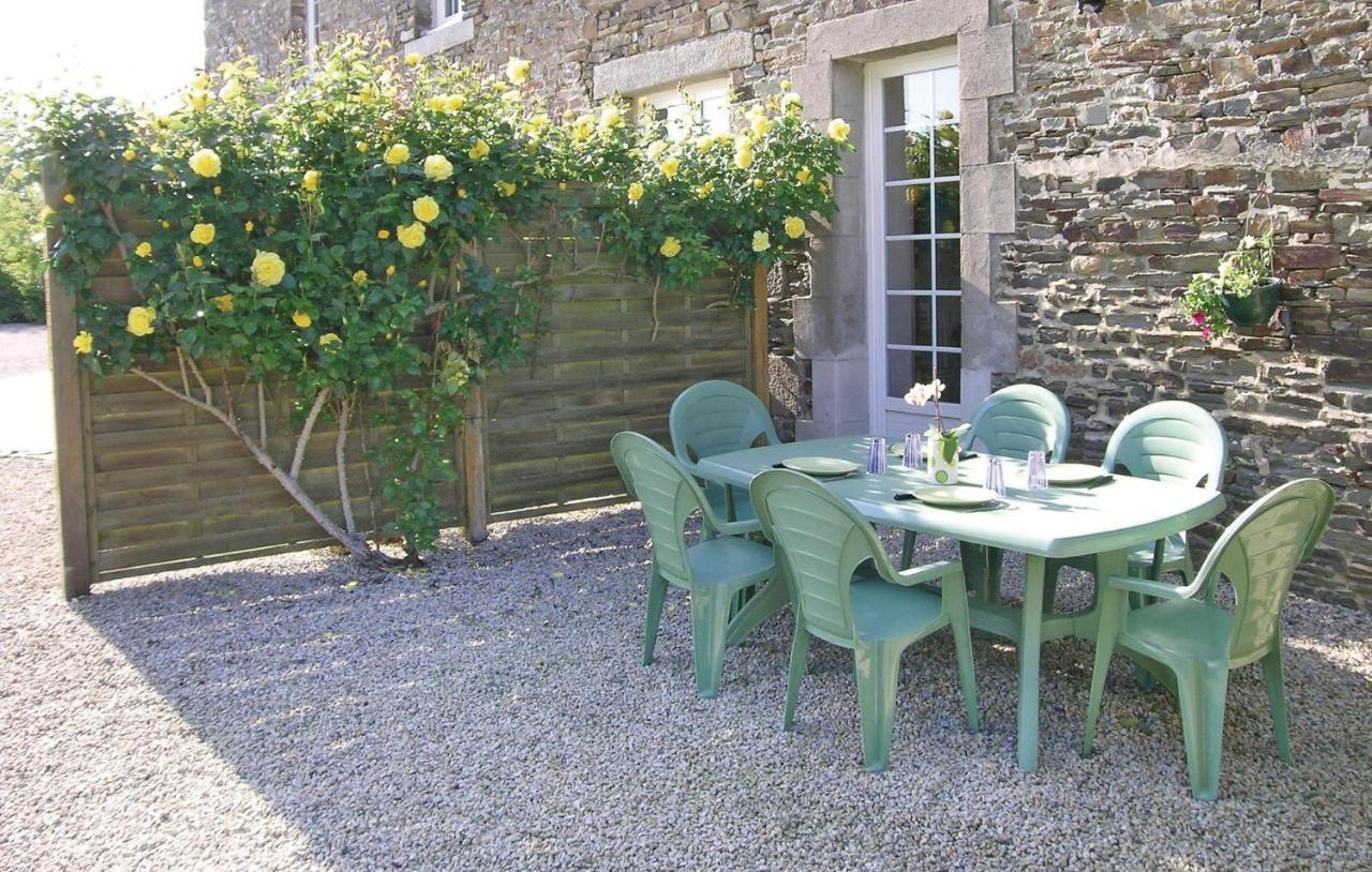 Awesome apartment in Roz-Landrieux with 2 Bedrooms&WiFi Buitenkant foto