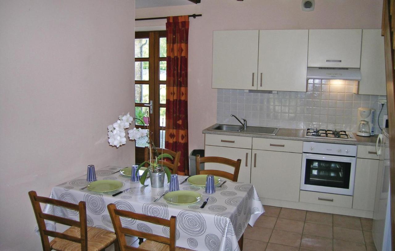 Awesome apartment in Roz-Landrieux with 2 Bedrooms&WiFi Buitenkant foto