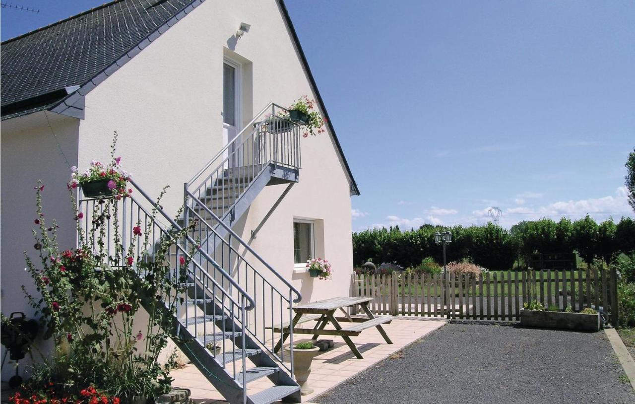 Awesome apartment in Roz-Landrieux with 2 Bedrooms&WiFi Buitenkant foto