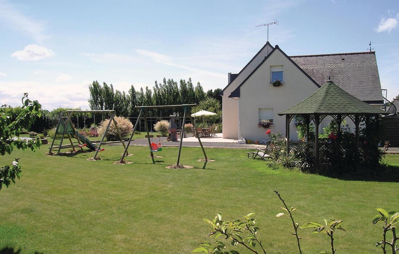 Awesome apartment in Roz-Landrieux with 2 Bedrooms&WiFi Buitenkant foto