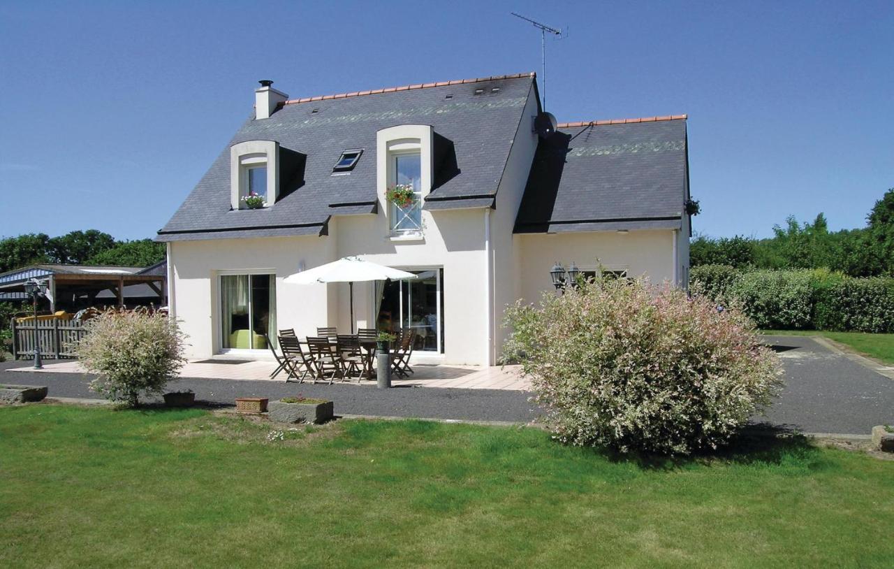 Awesome apartment in Roz-Landrieux with 2 Bedrooms&WiFi Buitenkant foto