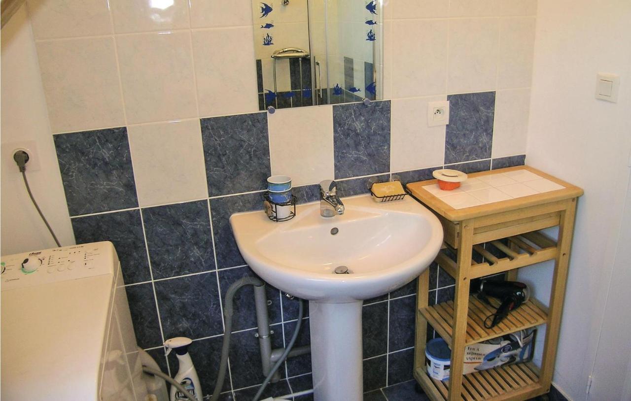 Awesome apartment in Roz-Landrieux with 2 Bedrooms&WiFi Buitenkant foto
