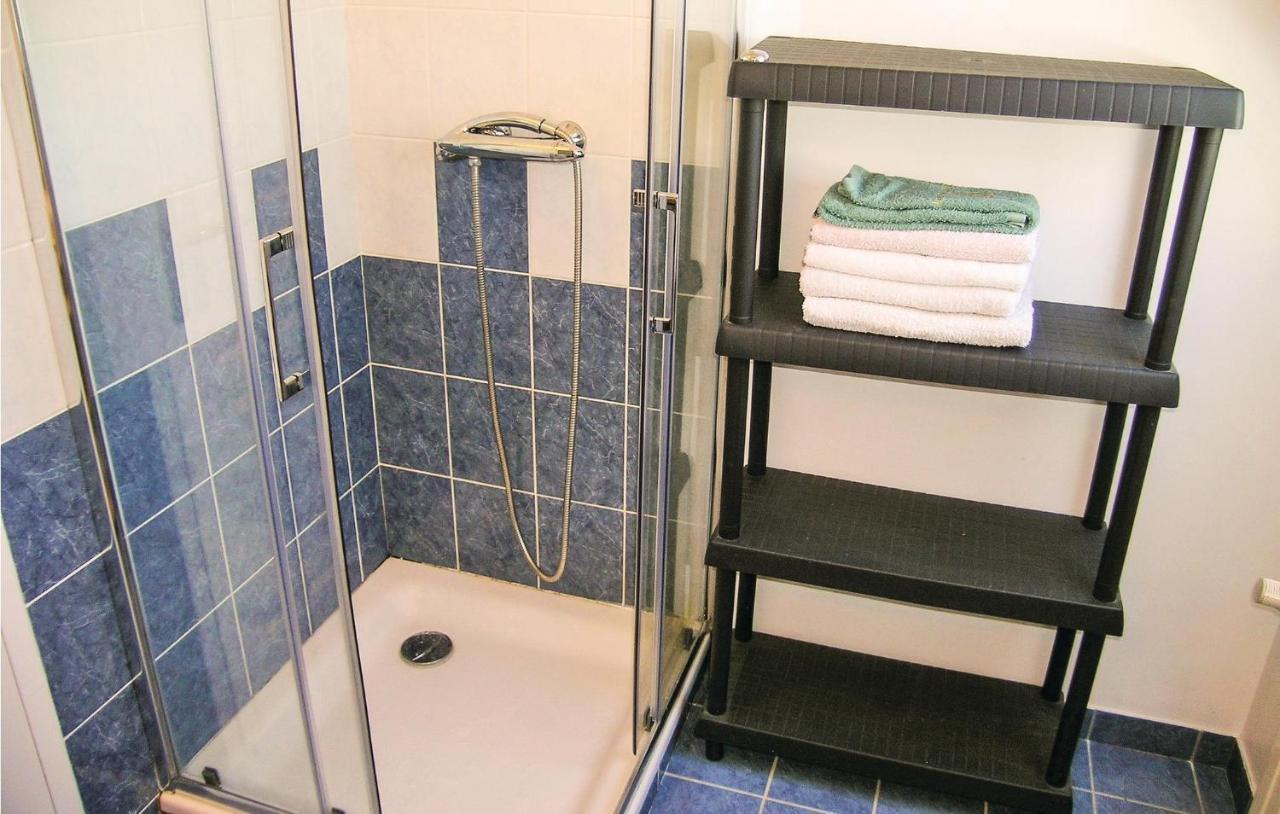 Awesome apartment in Roz-Landrieux with 2 Bedrooms&WiFi Buitenkant foto