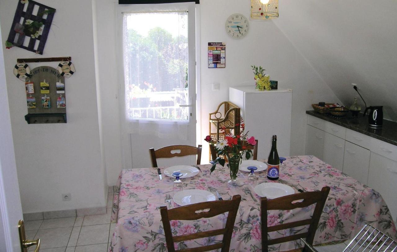 Awesome apartment in Roz-Landrieux with 2 Bedrooms&WiFi Buitenkant foto